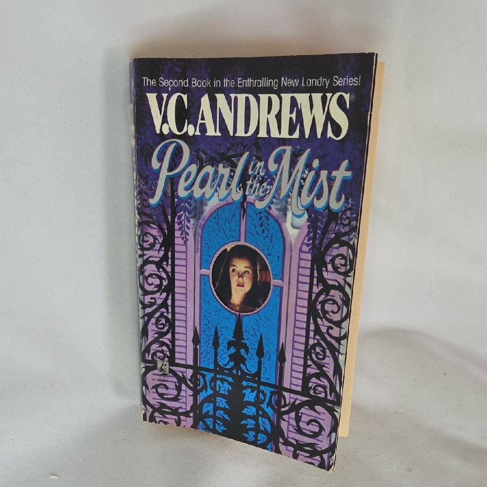 VC Andrews Pearl in the Mist Book Drama Mystery Saga